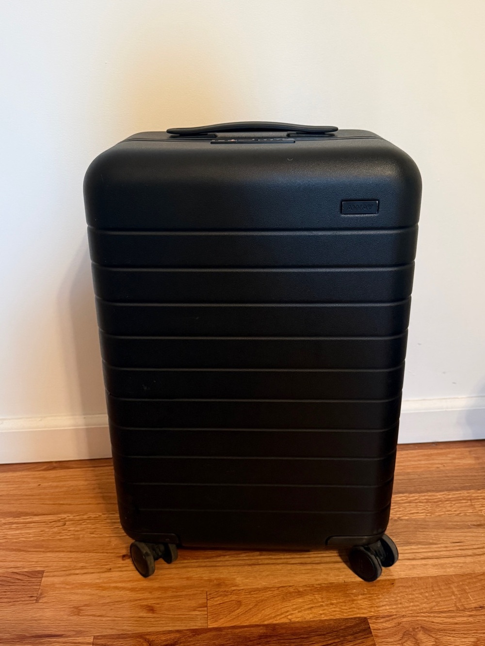Away The Bigger Carry on Luggage - Picture 9 of 14